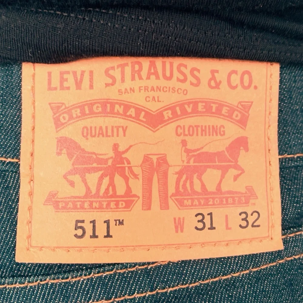Levi’s 511 slim straight dark wash denim jeans W31L32 classic preppy normcore